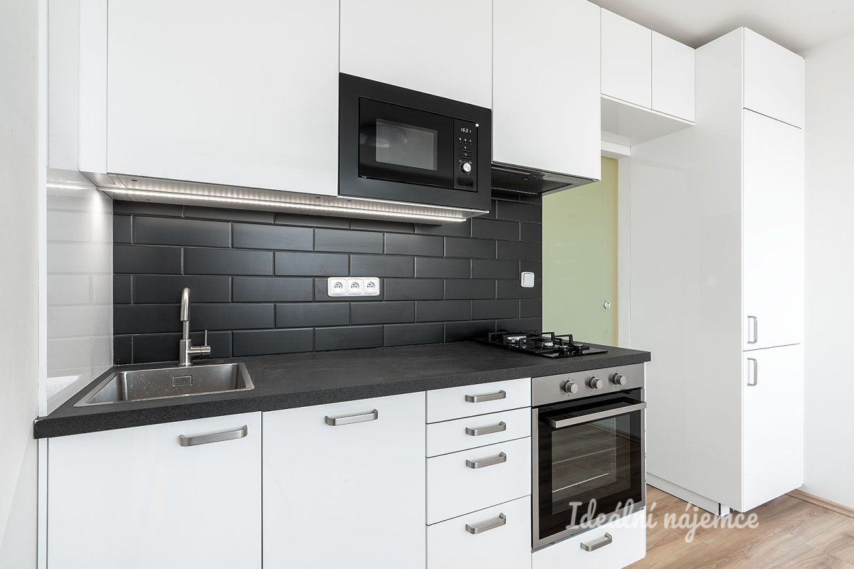 Pronájem bytu 2+kk, V Štíhlách, Krč, 19900 Kč/měs, 36 m2