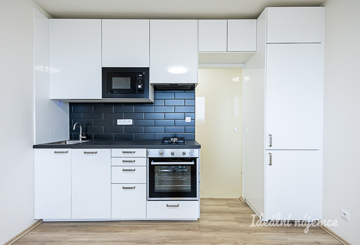 Pronájem bytu 2+kk, V Štíhlách, Krč, 18500 Kč/měs, 36 m2