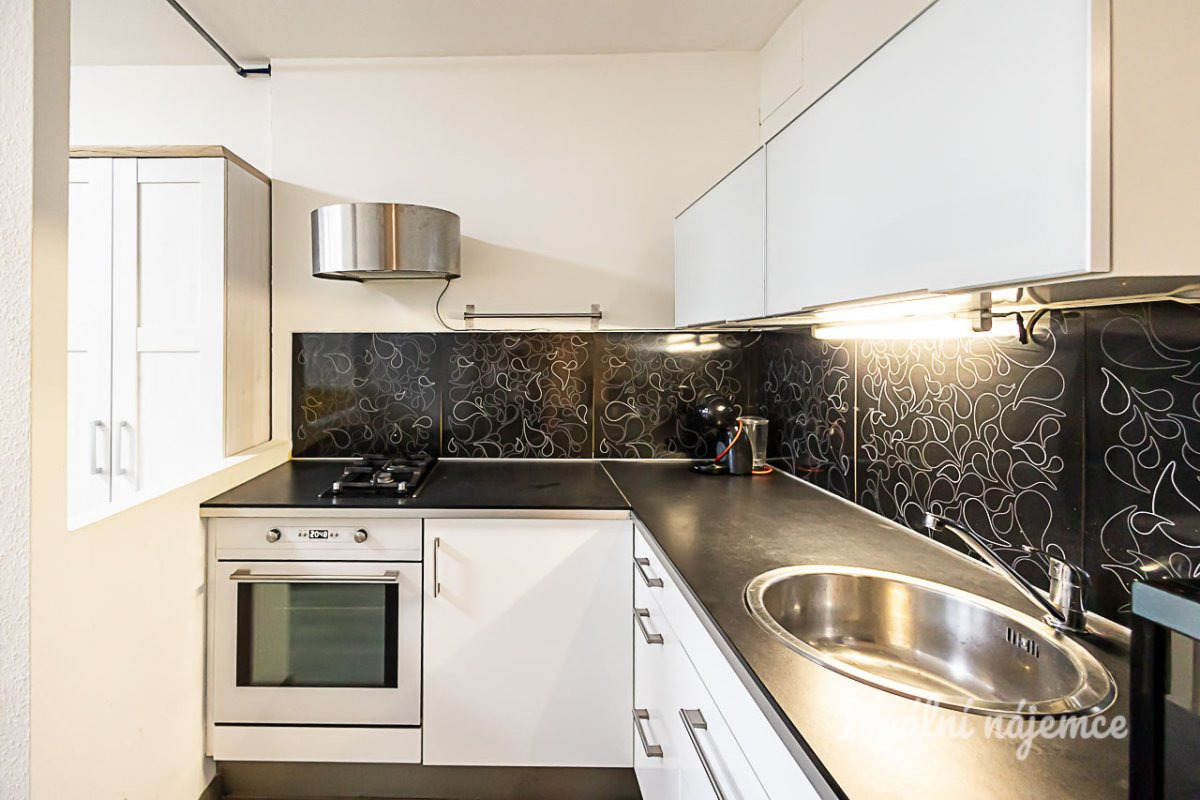 Pronájem bytu 2+kk, Nekvasilova, Karlín, 40 m2