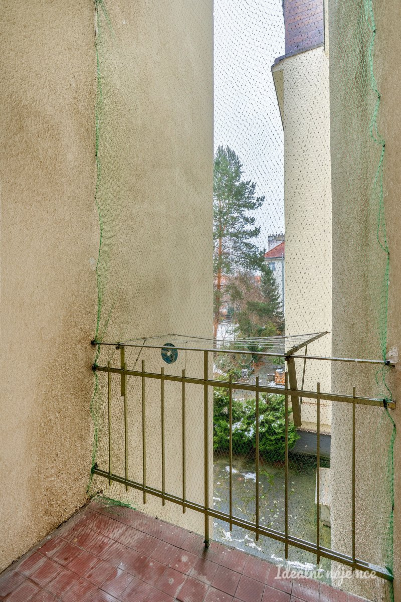 Pronájem bytu 2+1, Na Jezerce,  49 m2