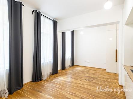 Pronájem bytu, 1+kk, 32 m²