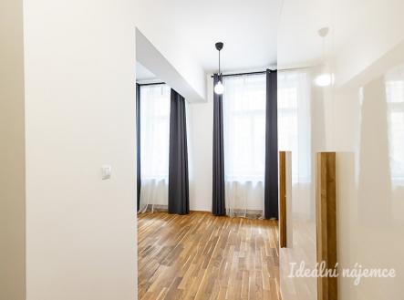 Pronájem bytu, 1+kk, 32 m²