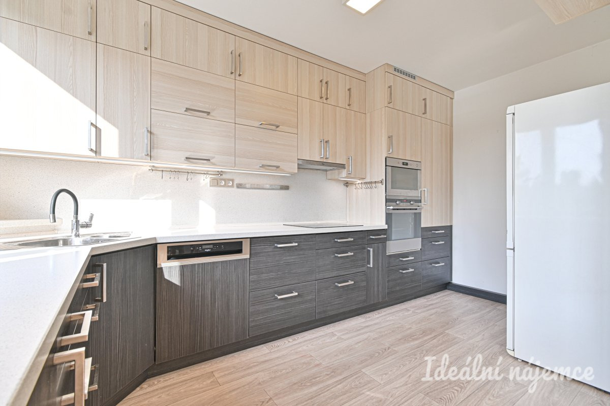 Pronájem bytu 3+1, Zikova, Líšeň,  Kč/měs, 74 m2