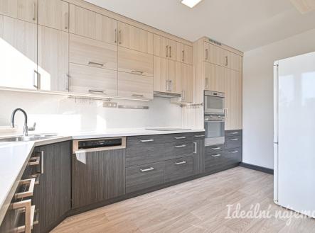 Pronájem bytu, 3+1, 74 m²