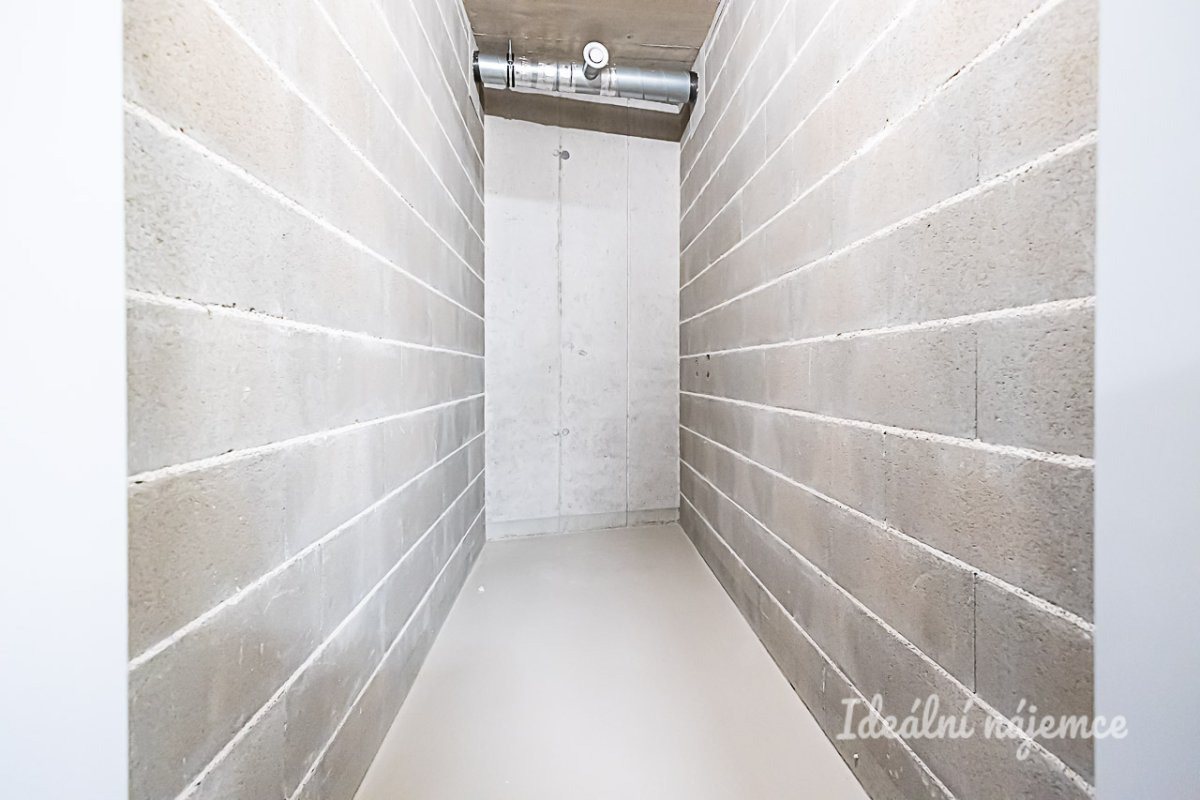 Pronájem bytu 1+kk, Milánská, Horní Měcholupy, 18900 Kč/měs, 39 m2