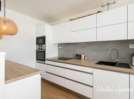 Pronájem bytu, 3+kk, 66 m²