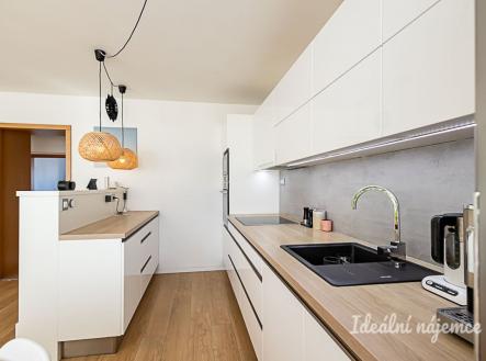 Pronájem bytu, 3+kk, 66 m²