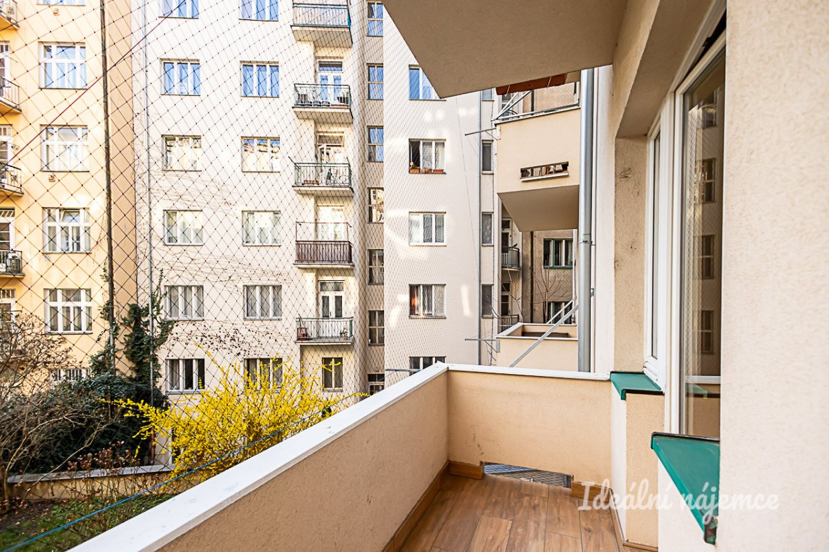 Pronájem bytu 2+1, Strojnická, Holešovice,  93 m2