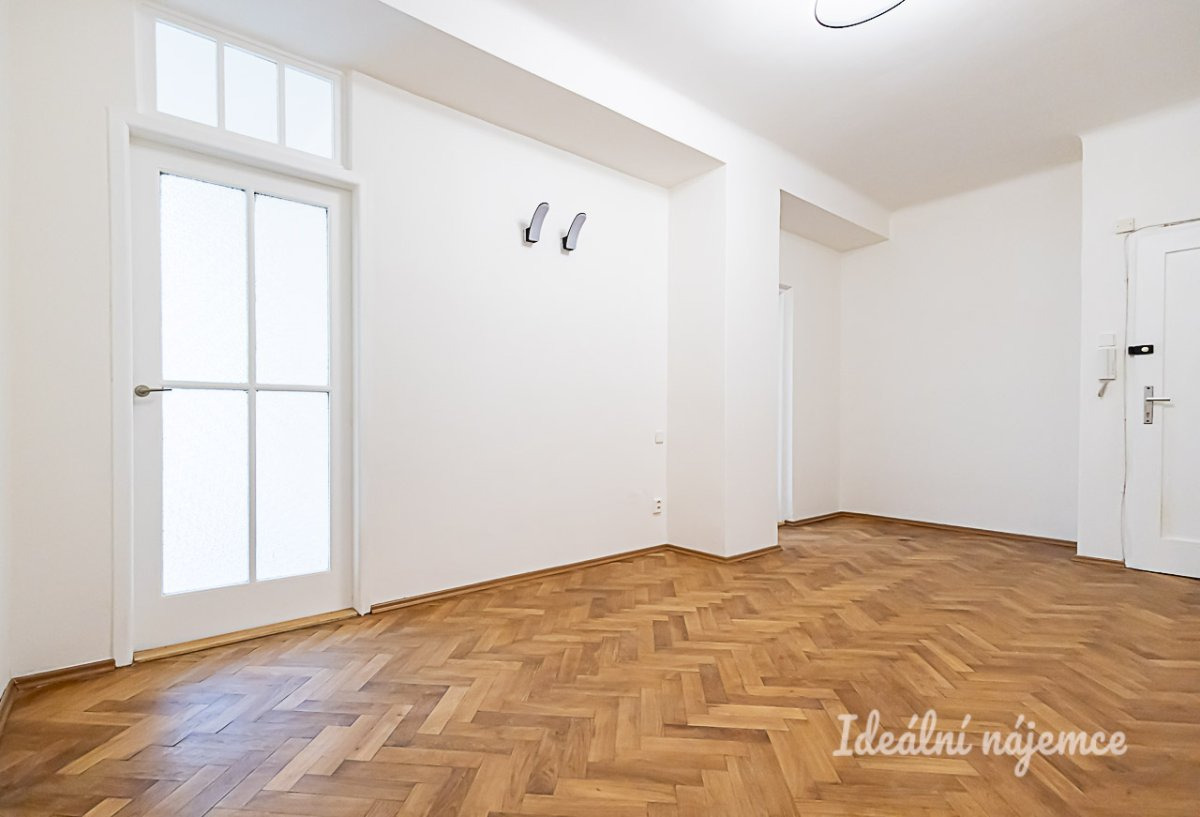 Pronájem bytu 2+1, Strojnická, Holešovice,  93 m2