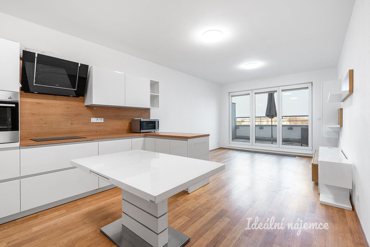 Pronájem bytu 3+kk, Hlučkova, Letňany,  Kč/měs, 74 m2