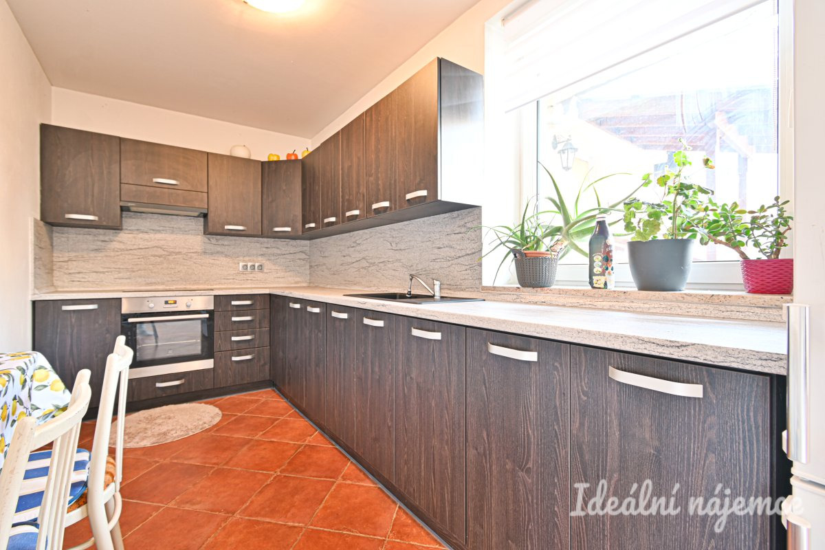 Pronájem pěkného bytu 1+kk, Mysločovice 27 - 10.000,- Kč/měs, 42 m2