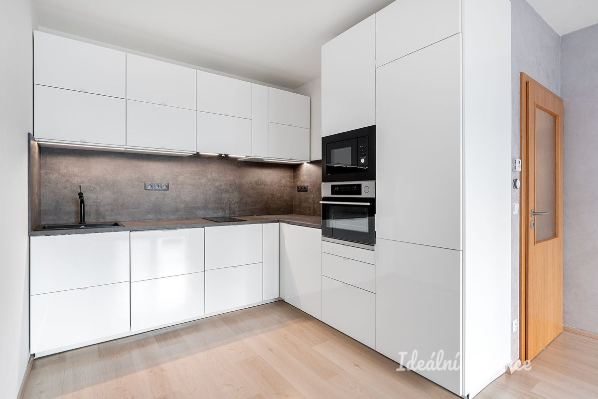 Pronájem bytu 2+kk, Bolzanova, Chýně,  52 m2