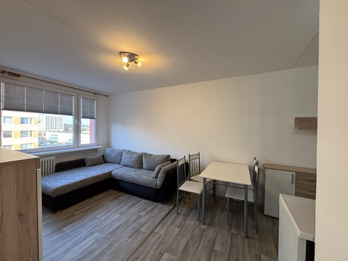 Pronájem bytu 2+kk, Benešovská, Kročehlavy, 40 m2