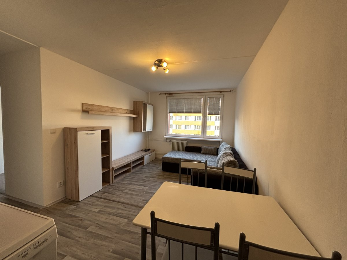 Pronájem bytu 2+kk, Benešovská, Kročehlavy, 40 m2