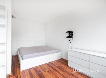 Pronájem bytu, 1+kk, 28 m²