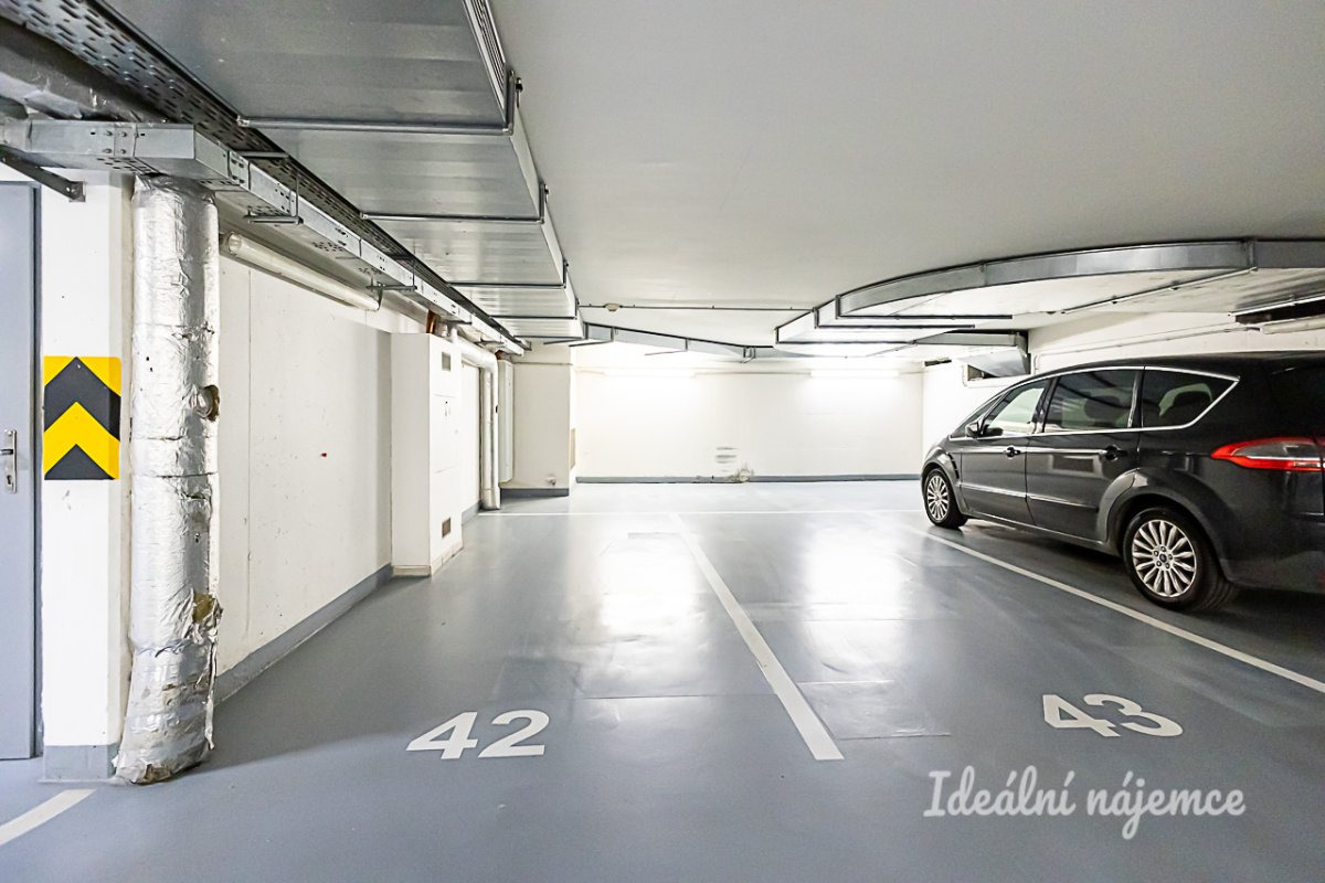 Pronájem bytu 2+kk, Na hroudě, Strašnice, 25900 Kč/měs, 72 m2