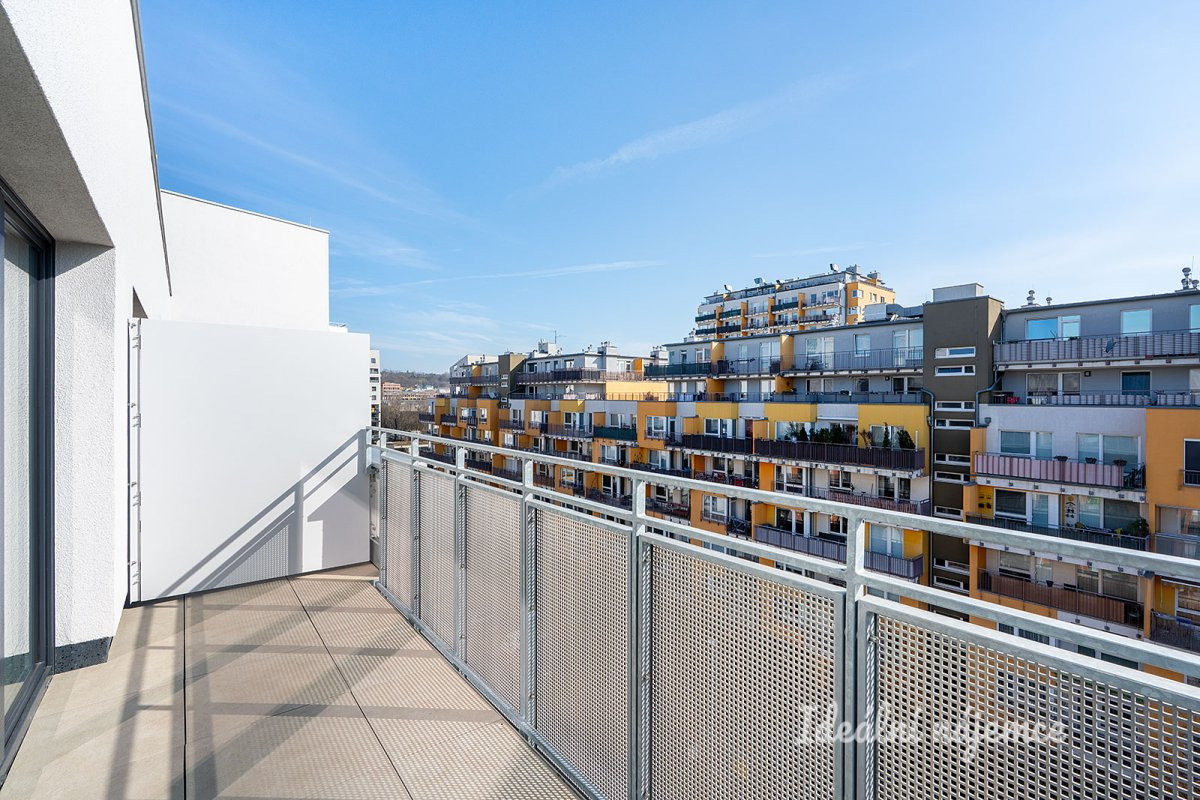 Pronájem bytu 1+kk, Gerstelova, Vysočany, 21900 Kč/měs, 33 m2