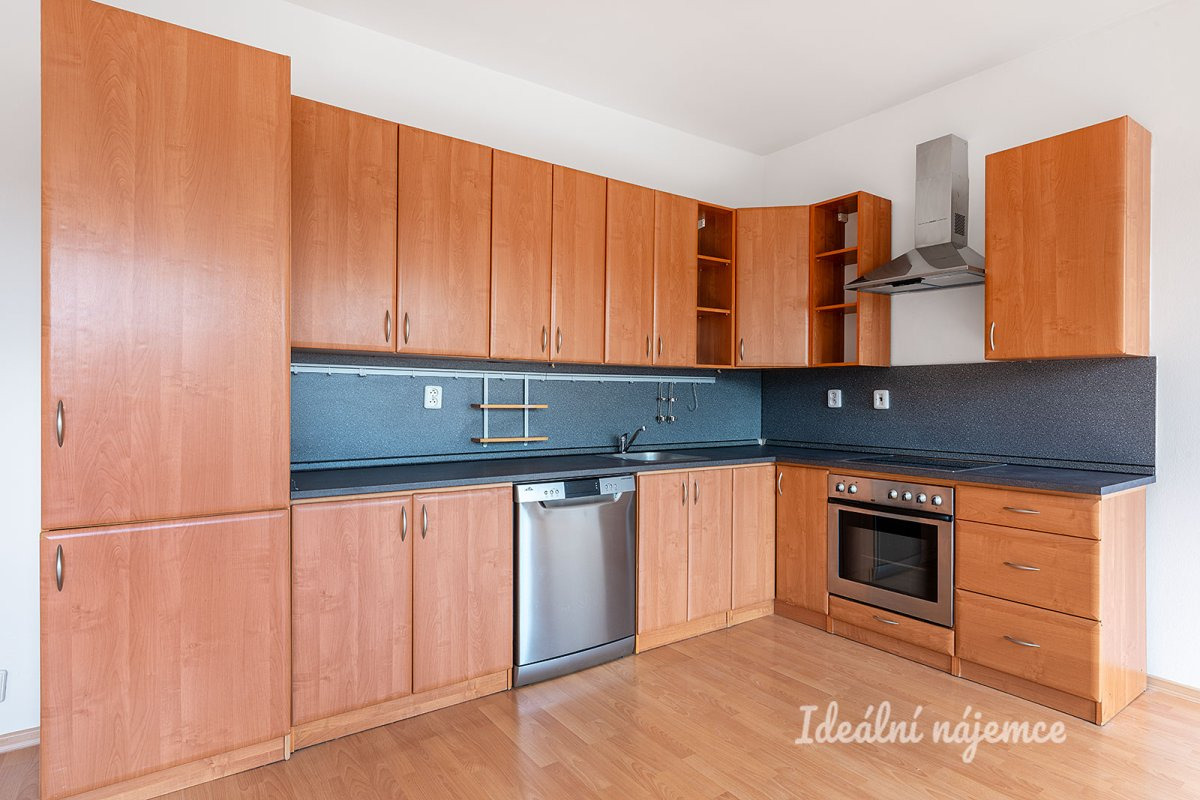Pronájem bytu 2+kk, Malkovského, Letňany, 22900 Kč/měs, 52 m2 s velkou terasou