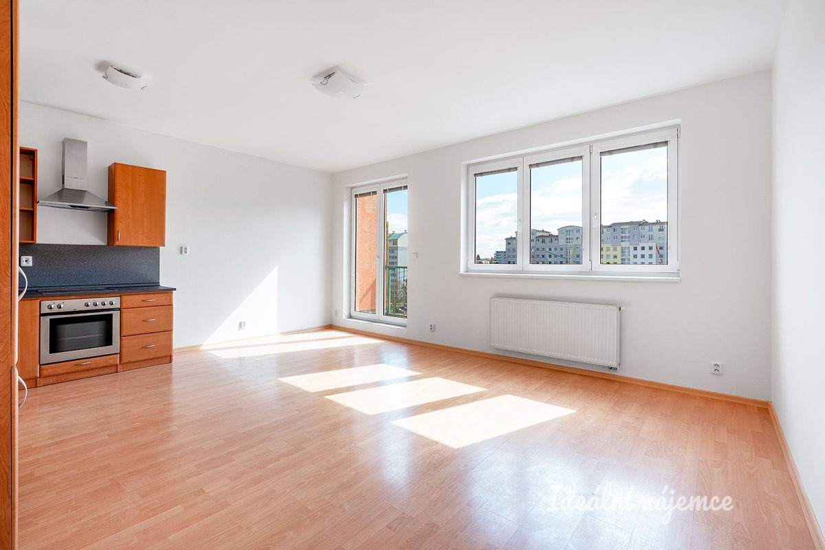 Pronájem bytu 2+kk, Malkovského, Letňany, 22900 Kč/měs, 52 m2 s velkou terasou