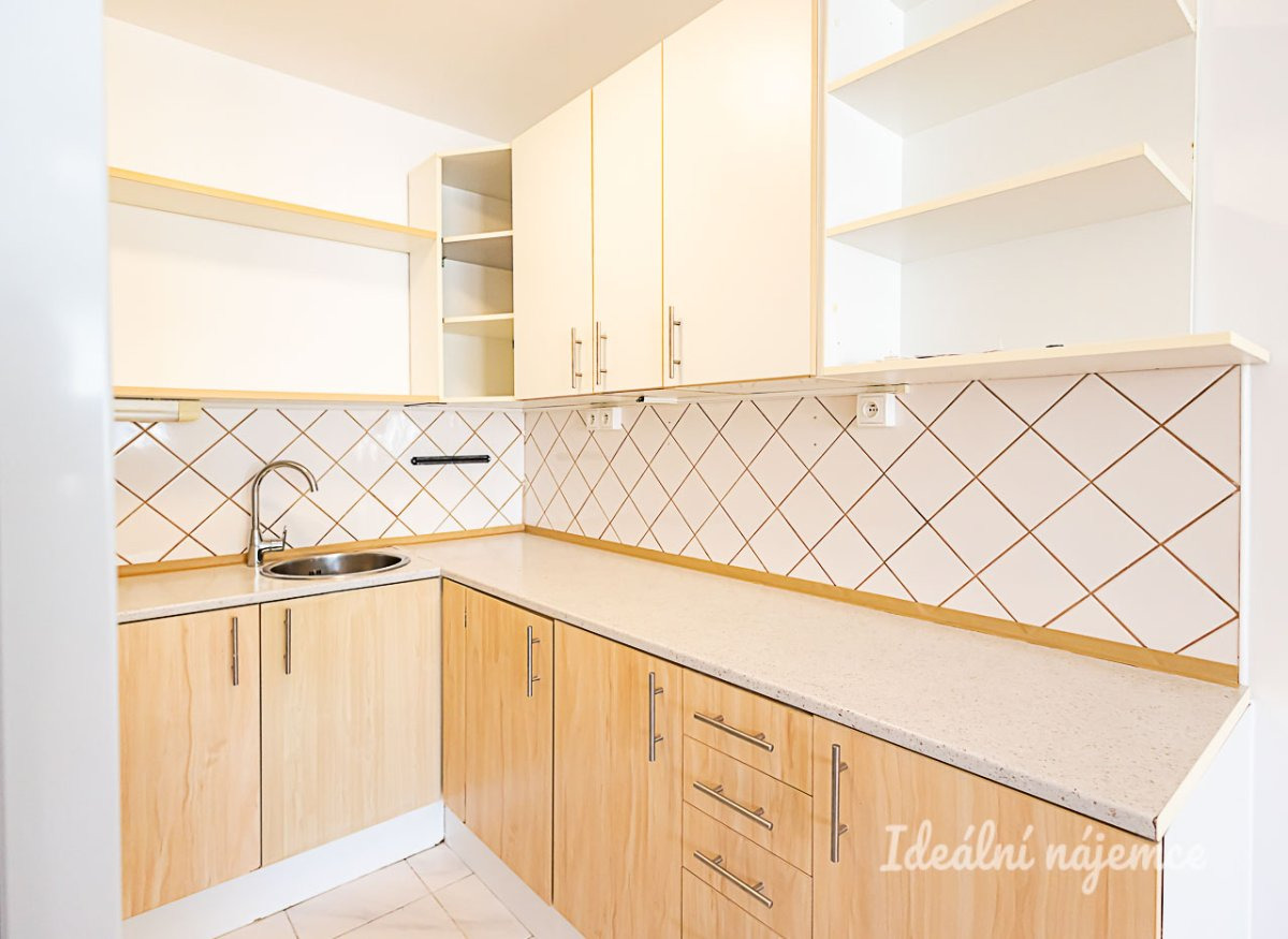 Pronájem bytu 2+kk, Nad Přehradou, Horní Měcholupy, 43 m2