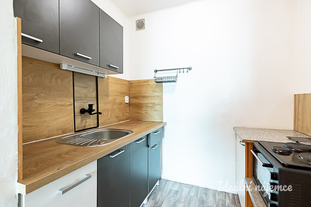 Pronájem bytu 2+kk, Záveská, Hostivař, 18900 Kč/měs, 38 m2