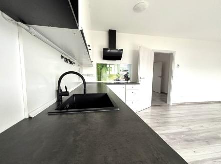 Pronájem bytu, 3+kk, 77 m²