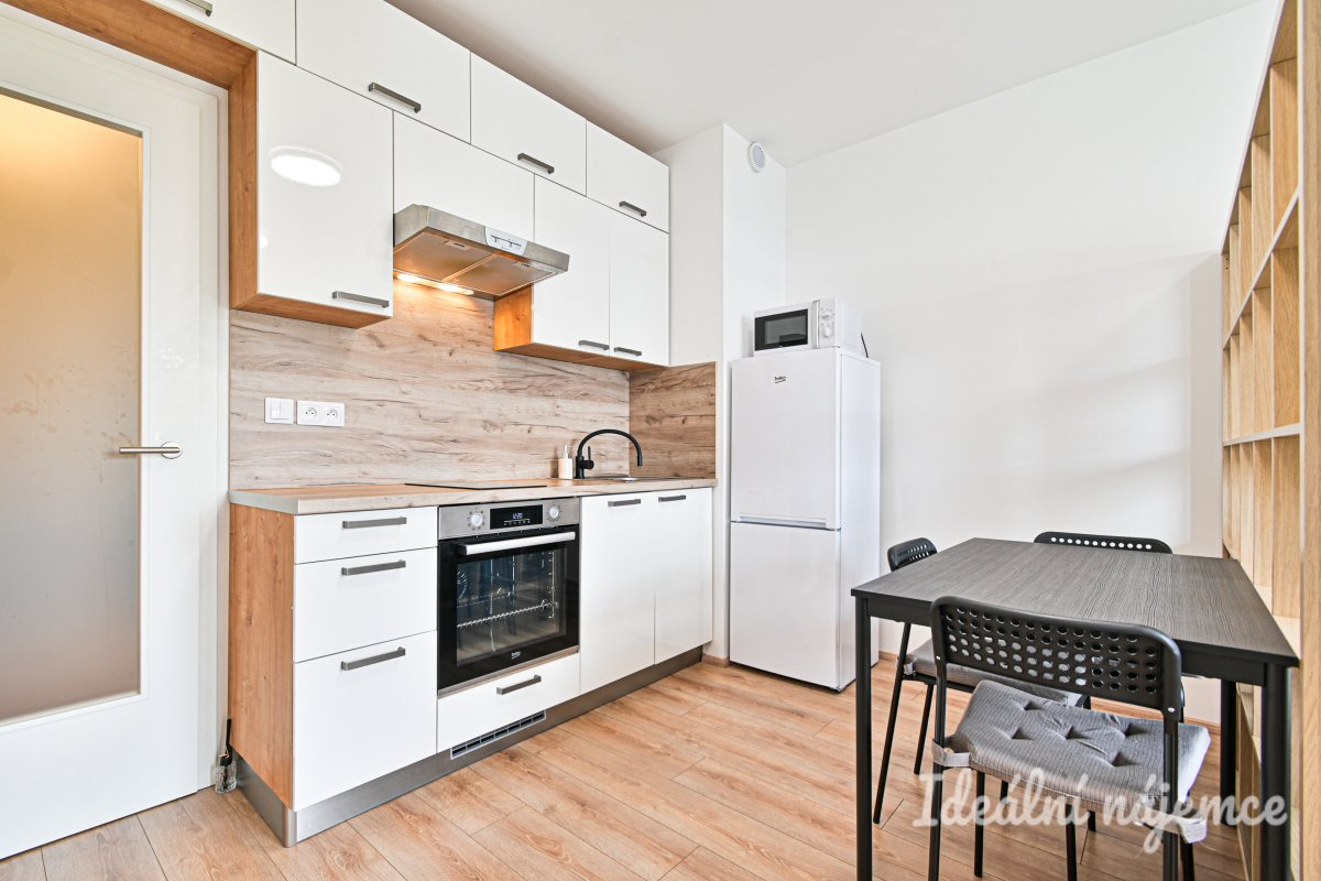 Pronájem bytu 1+kk, Spolková, Zábrdovice, 13 500 Kč/měs, 34 m2