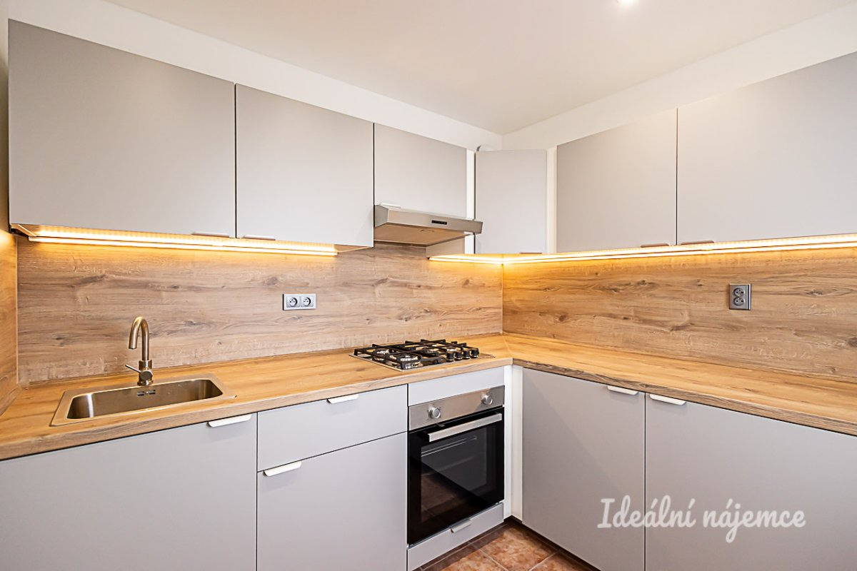 Pronájem bytu 3+1, Při trati, Michle,  75 m2