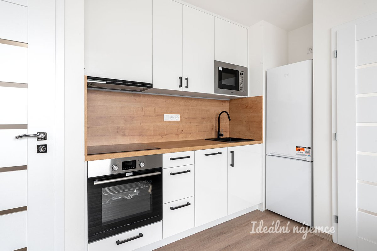 Pronájem bytu 2+kk, Horáčkova, Krč, 21900 Kč/měs, 34 m2