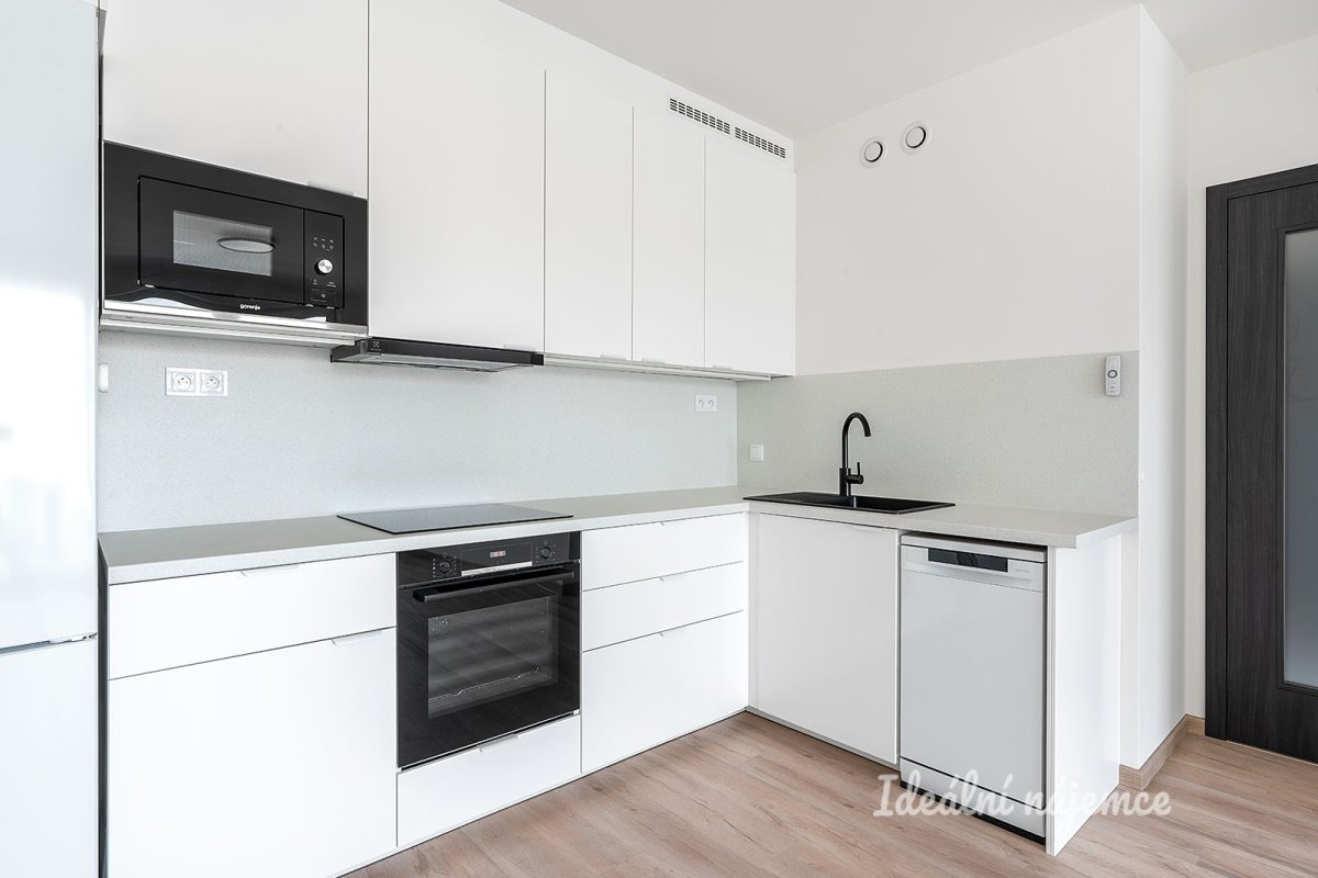 Pronájem bytu 2+kk, Kolmanova, Modřany, 23900 Kč/měs, 46 m2