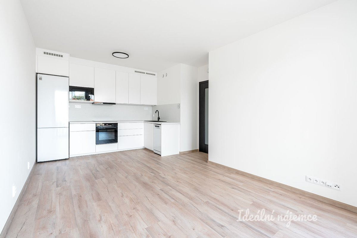 Pronájem bytu 2+kk, Kolmanova, Modřany, 23900 Kč/měs, 46 m2