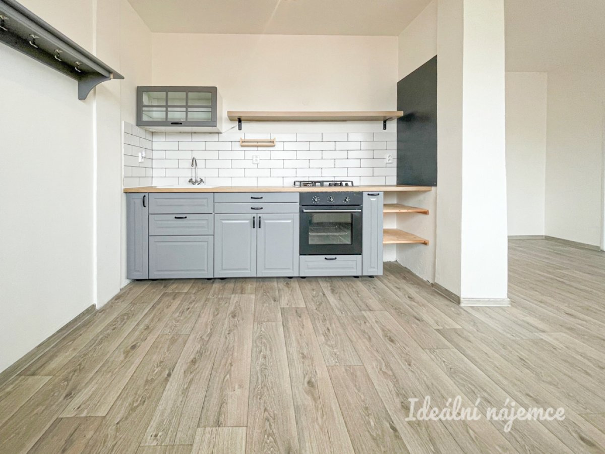 Prodej bytu 2+kk, 53 m² s balkonem, centrum Kuřimi