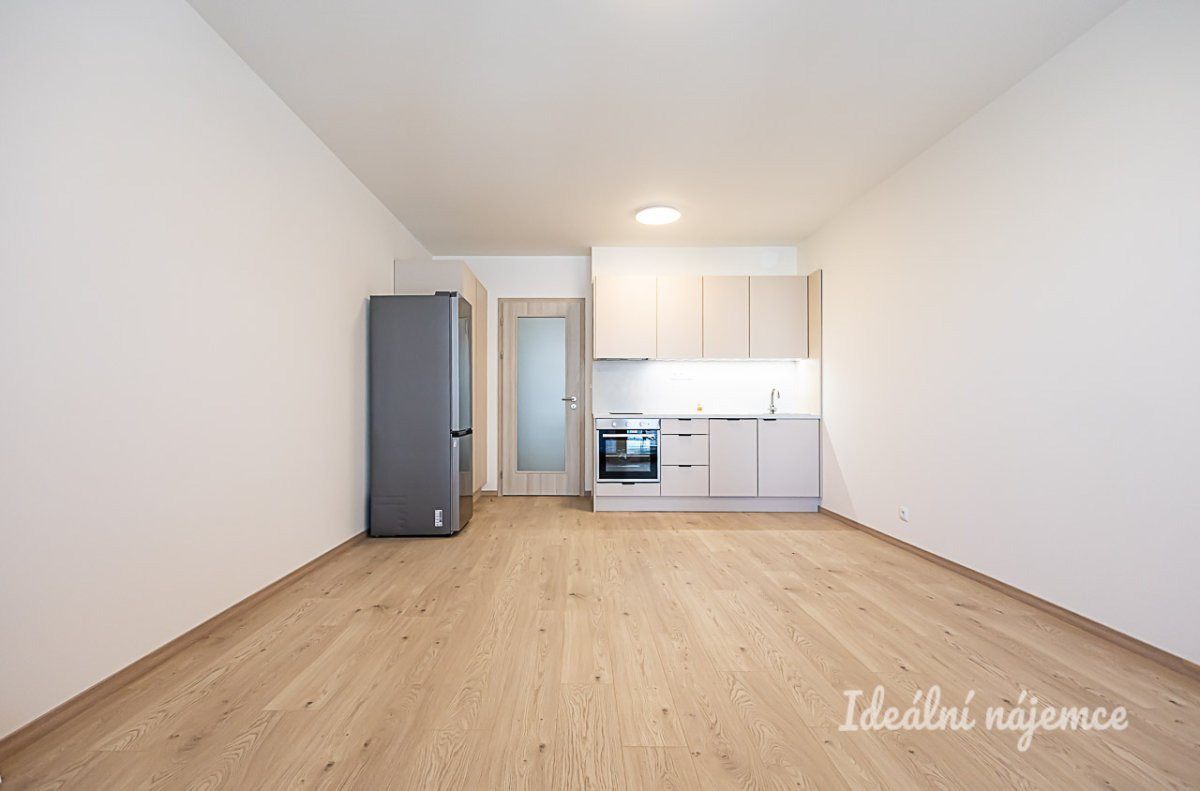 Pronájem bytu 1+kk, Poděbradská, Vysočany, 19900 Kč/měs, 35 m2