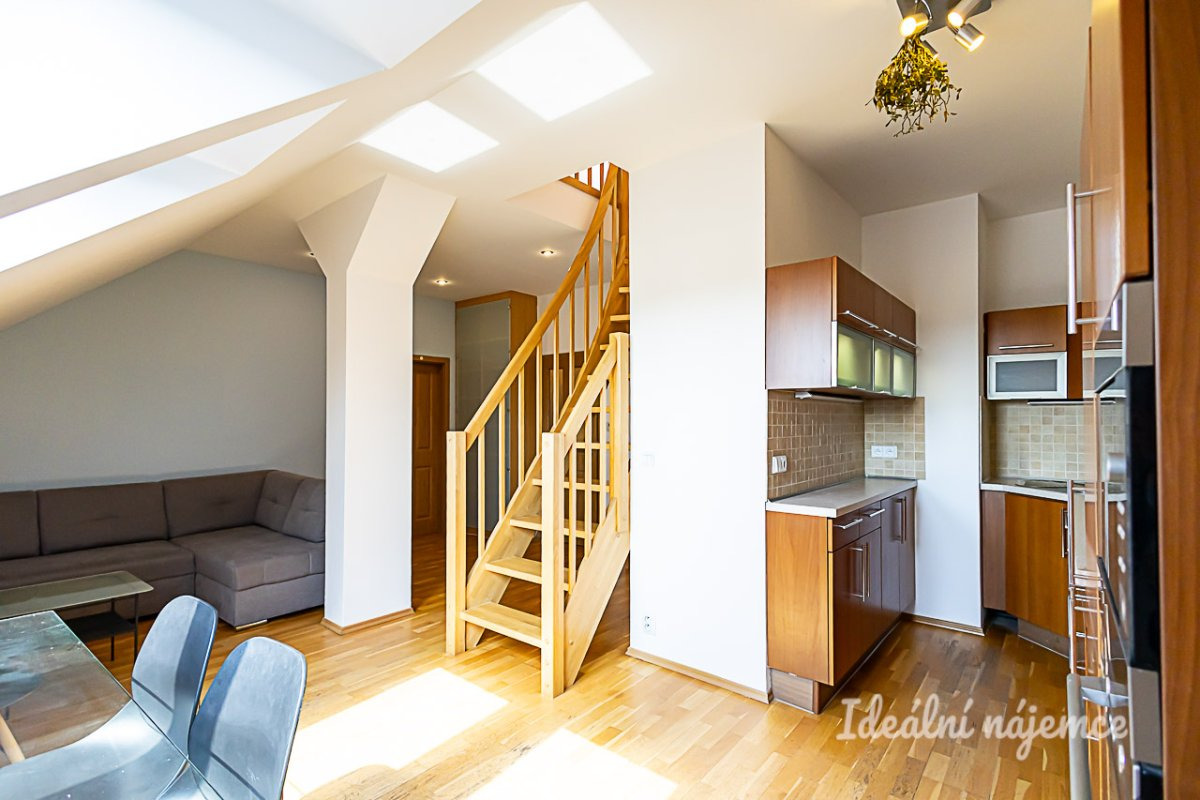 Pronájem bytu 2+kk, Osadní, Holešovice, 76 m2
