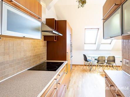 Pronájem bytu, 2+kk, 76 m²