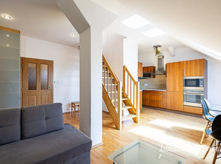 Pronájem bytu, 2+kk, 76 m²