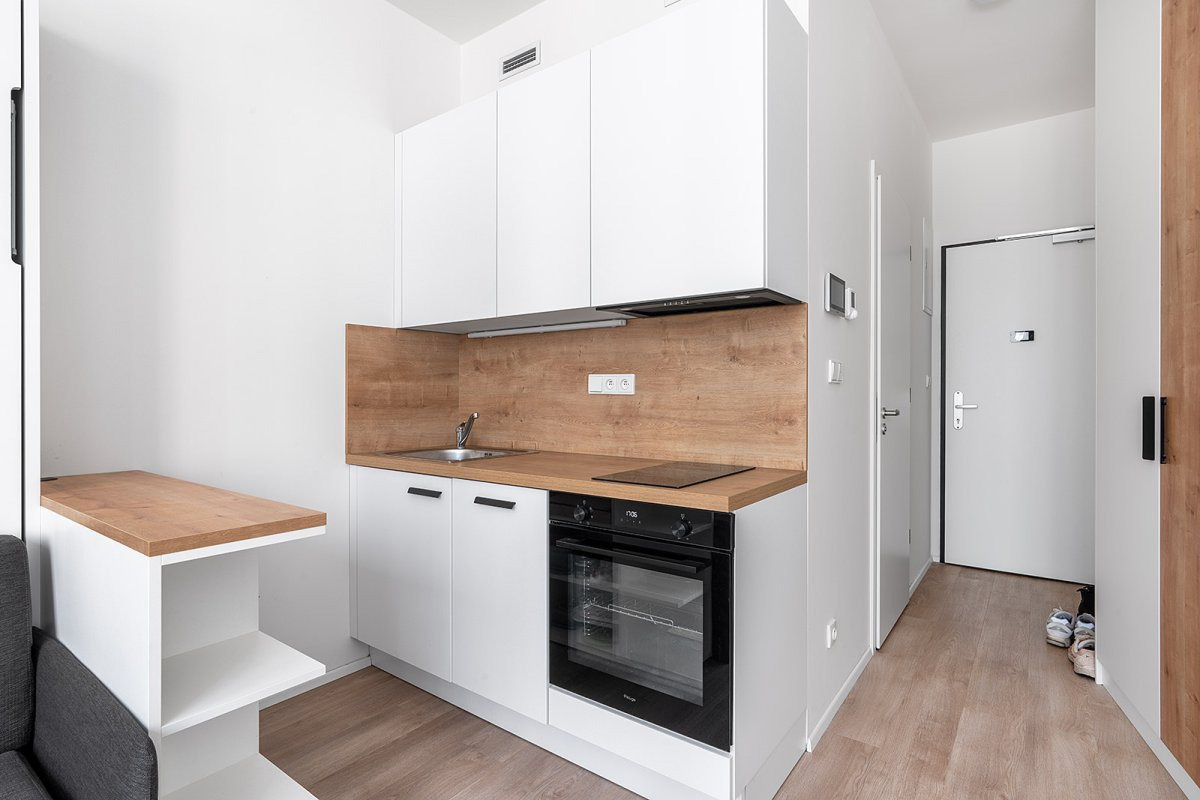 Pronájem bytu 1+kk, Plzeňská, Smíchov,  21 m2