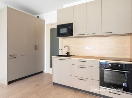 Pronájem bytu, 1+kk, 32 m²