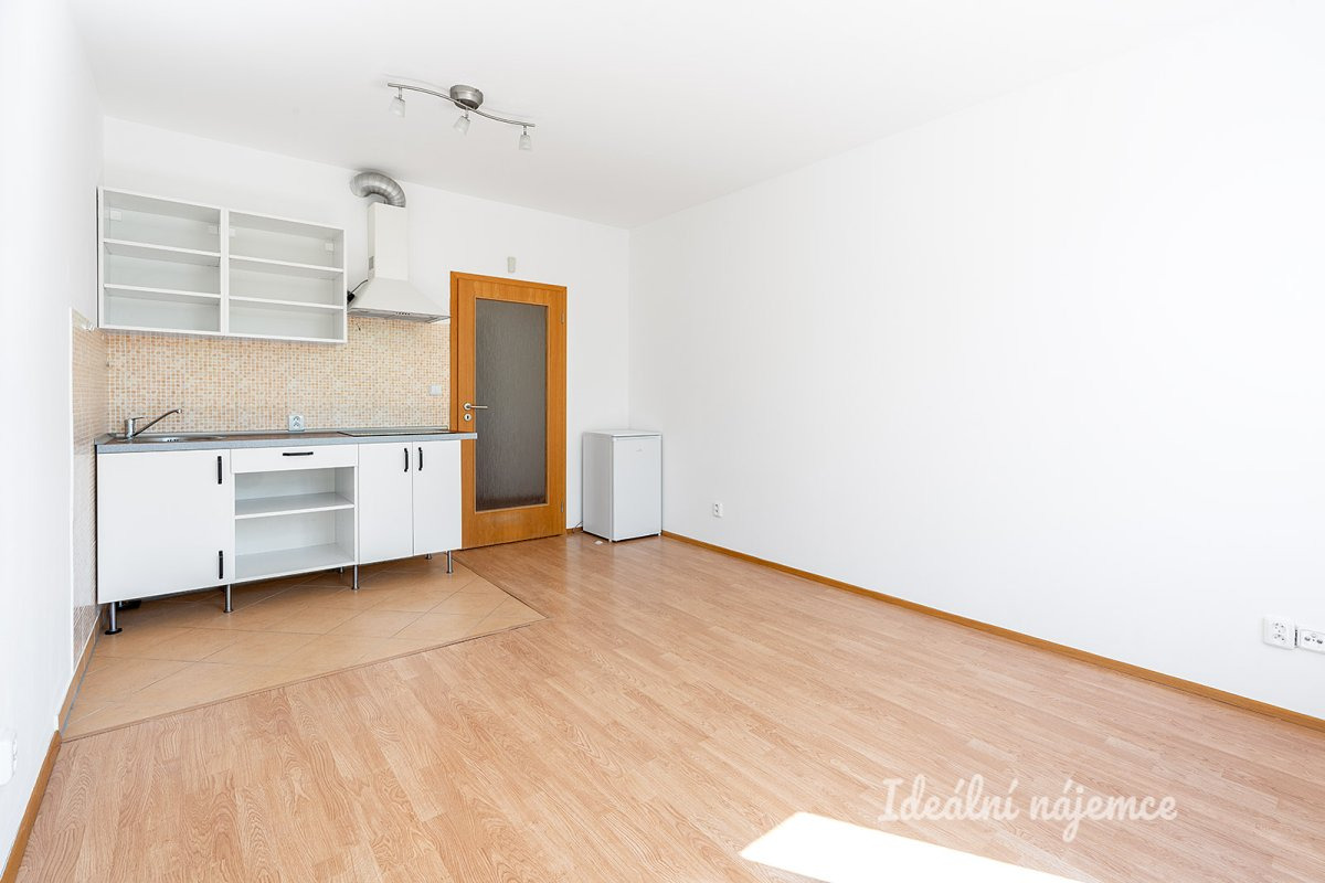 Pronájem bytu 1+kk, Raichlova, Stodůlky,  24 m2
