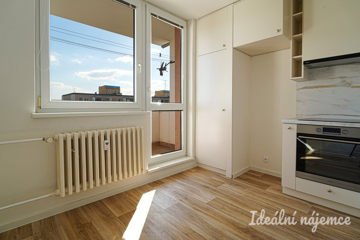 Pronájem bytu 1+1, Brněnská, Šlapanice u Brna, 14 900 Kč/měs, 32 m2