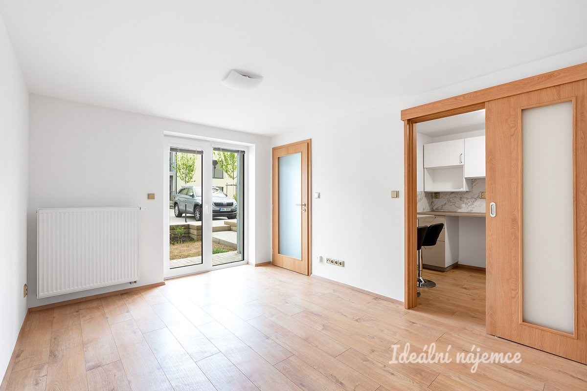 Pronájem bytu 1+1, Zahradní, Přezletice,  Kč/měs, 34 m2