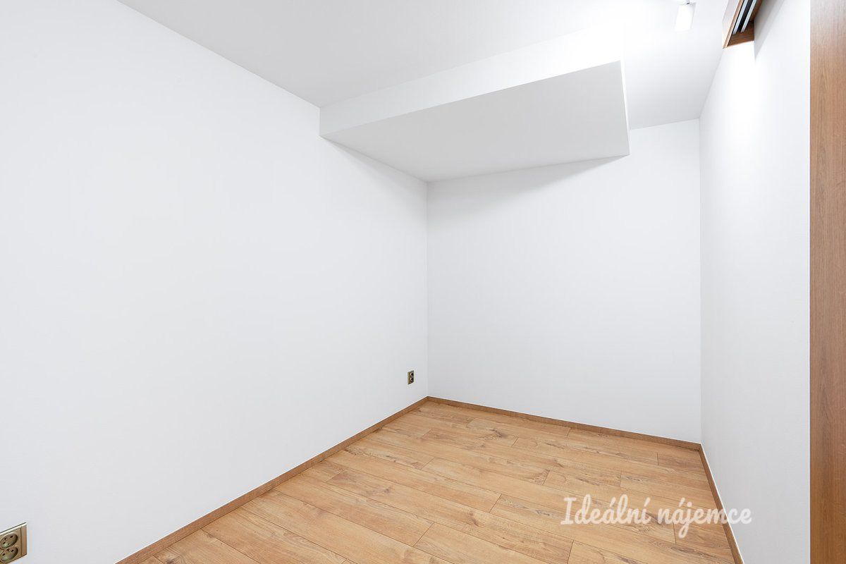 Pronájem bytu 1+1, Zahradní, Přezletice,  Kč/měs, 34 m2