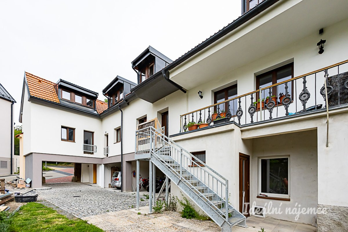 Pronájem bytu 2+kk, Lysolajské údolí, Lysolaje,   49 m2