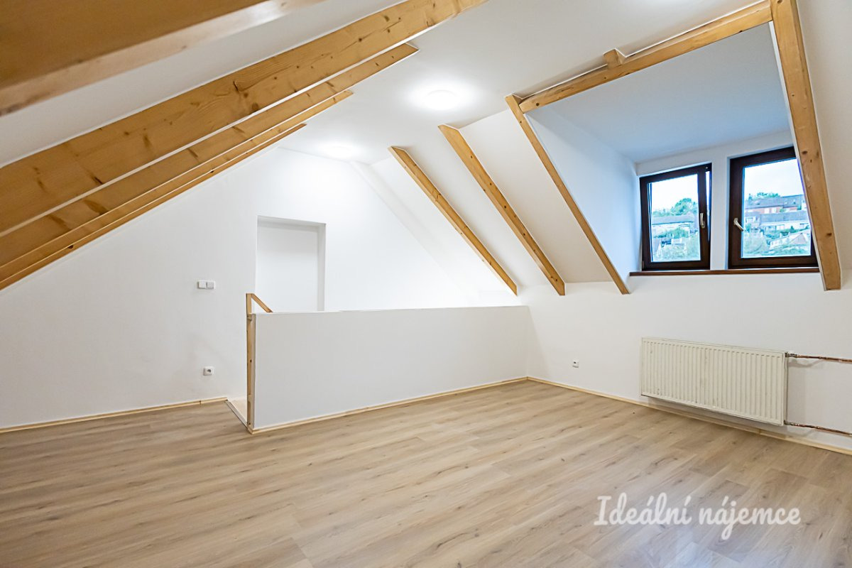 Pronájem bytu 2+kk, Lysolajské údolí, Lysolaje,   49 m2