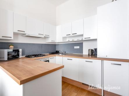 Pronájem bytu, 1+kk, 37 m²