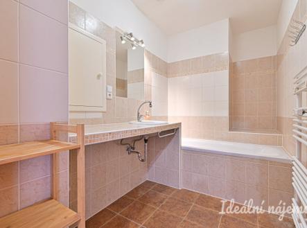 Pronájem bytu, 4+kk, 82 m²