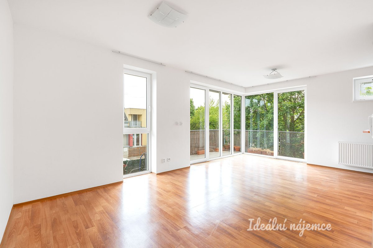 Pronájem bytu 2+kk, Pod Nouzovem, Kbely, 22900 Kč/měs, 65 m2
