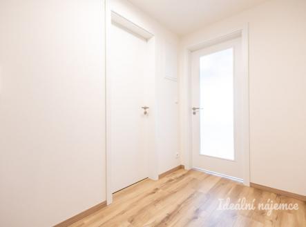 Pronájem bytu, 1+kk, 37 m²