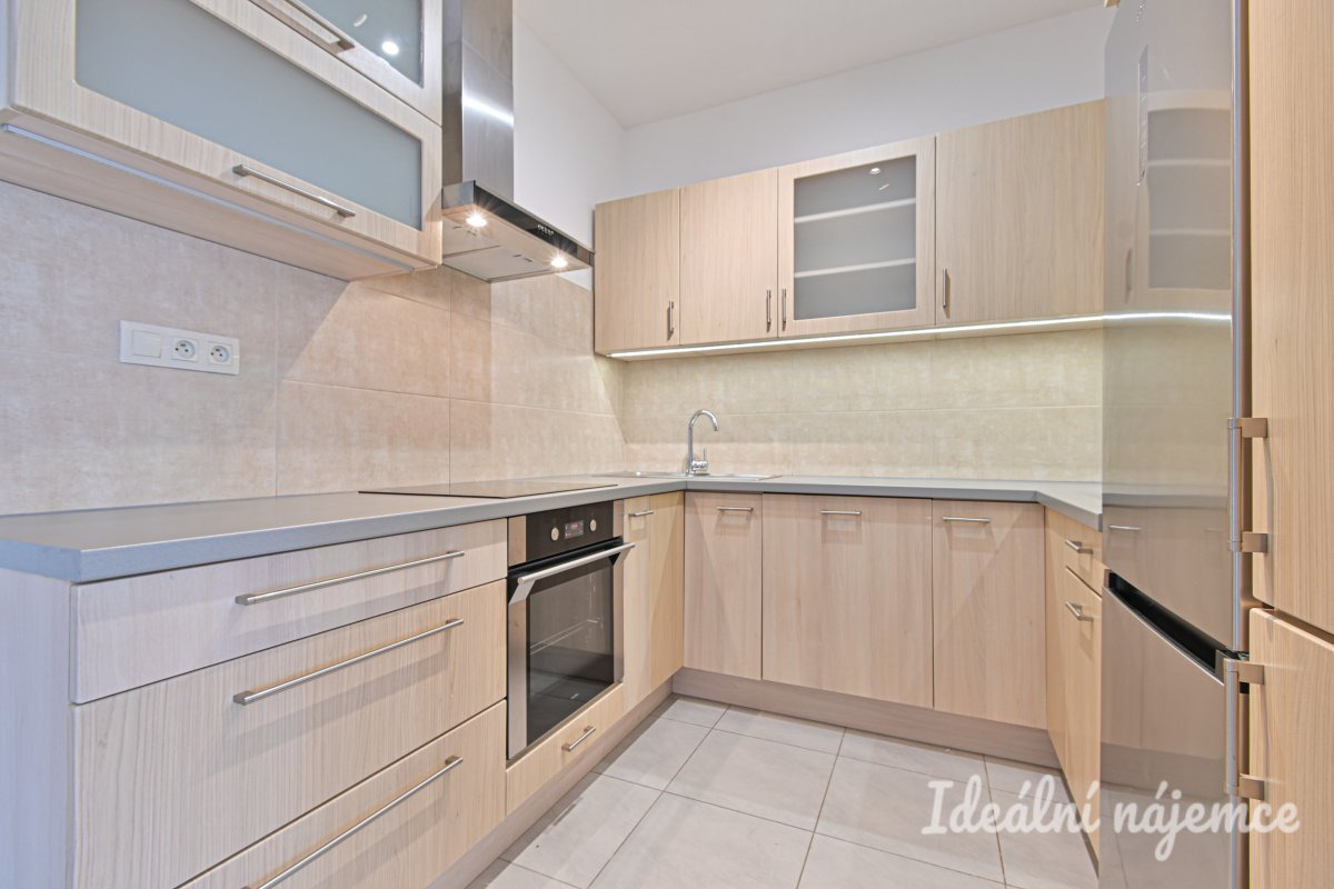 Pronájem bytu 2+kk, Langrova, Slatina, 20.900 Kč/měs, 64 m2