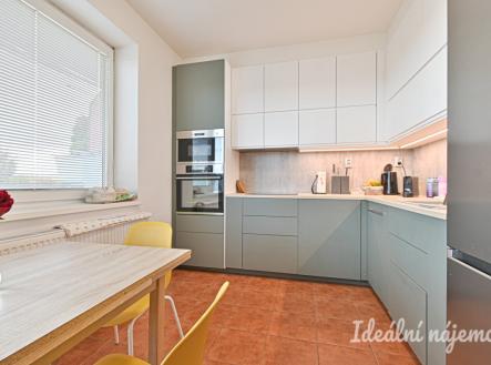Pronájem bytu, 3+kk, 81 m²